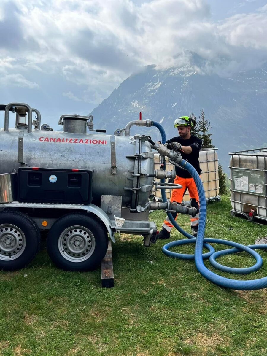Cisterna mobile per la pulizia delle canalizzazioni